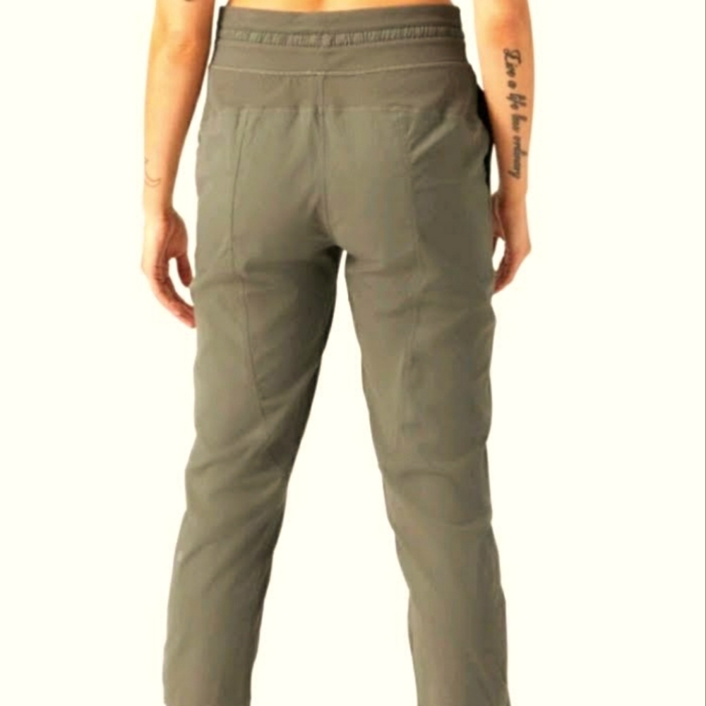 Lululemon Dance Studio Mid-Rise Crop | Dark Green Twill | size 10 | Relaxed EUC